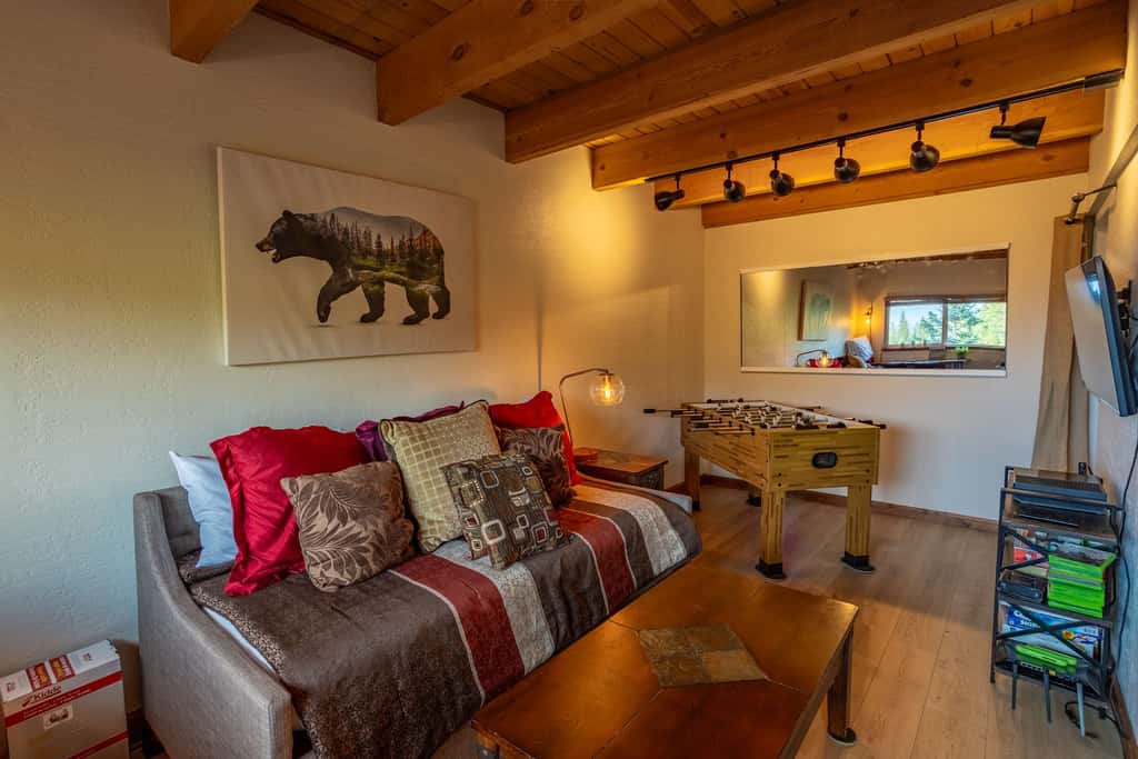 Heavenly Vista Lago Lake View - Luxury Ski-In-Ski-Out Retreat with Stunning Lake Views