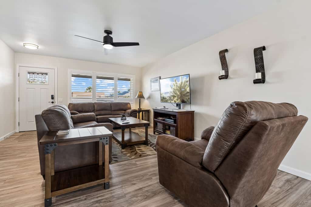 Rolling Hills Haven | 3BR | Large Screened Patio | Fenced Yard | Sun City | Sleeps 6
