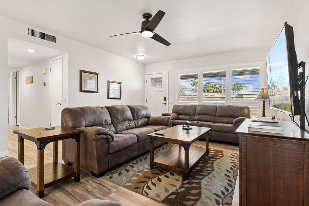 Rolling Hills Haven | 3BR | Large Screened Patio | Fenced Yard | Sun City | Sleeps 6
