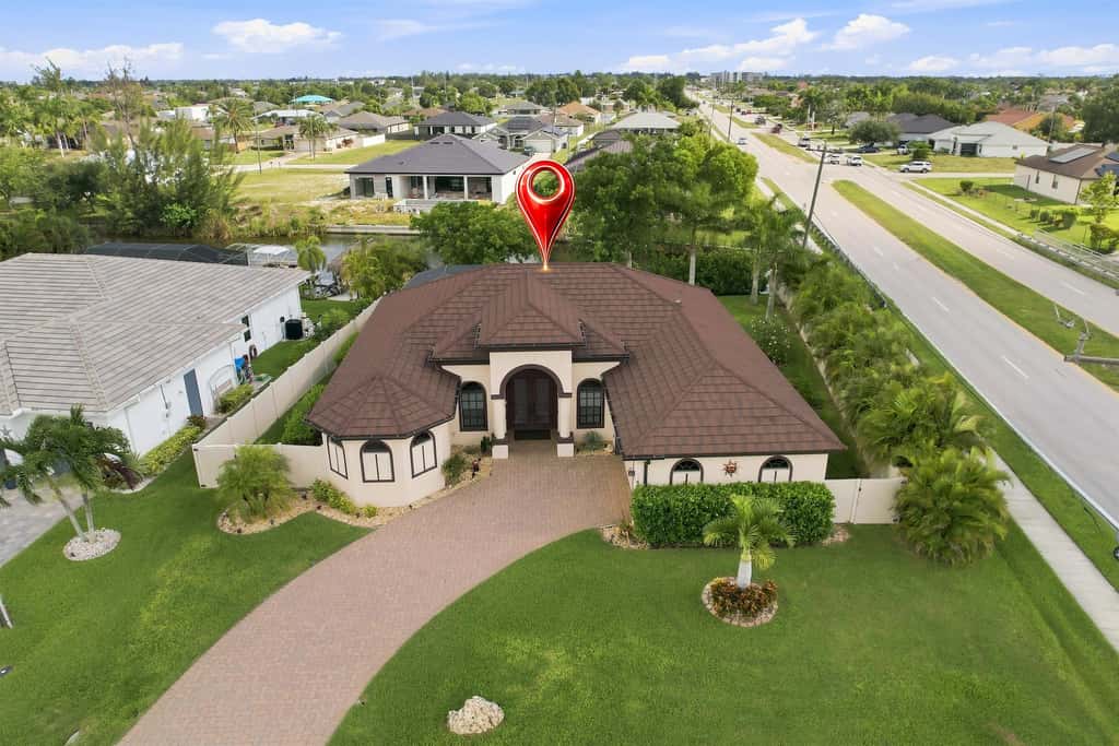Dog-Friendly Canalfront Retreat with Heated Pool & Kayaks