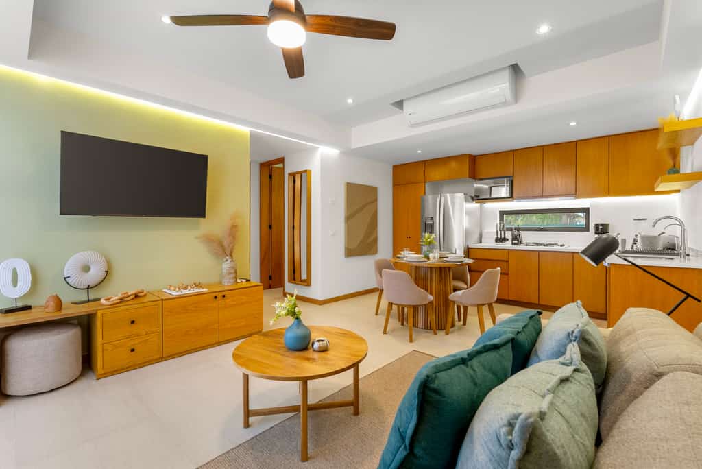 2BR condo in La Cruz with pool, balcony, AC, WiFi & kitchen.