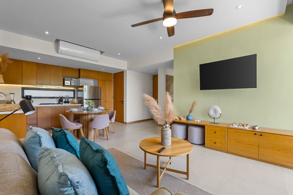2BR near the ocean with pool, gym, WiFi, and full kitchen.