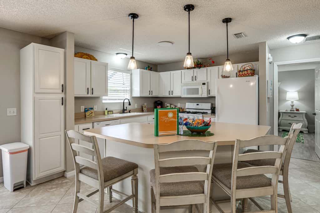 Golf, Dine & Relax Poolside! The Villages Retreat