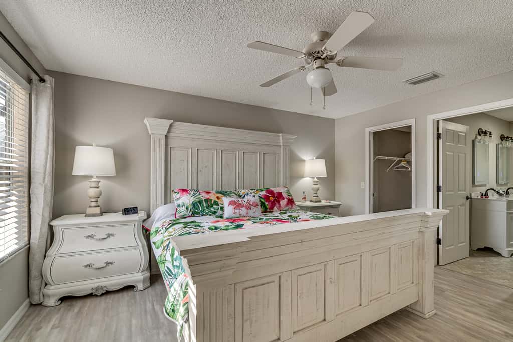 Golf, Dine & Relax Poolside! The Villages Retreat