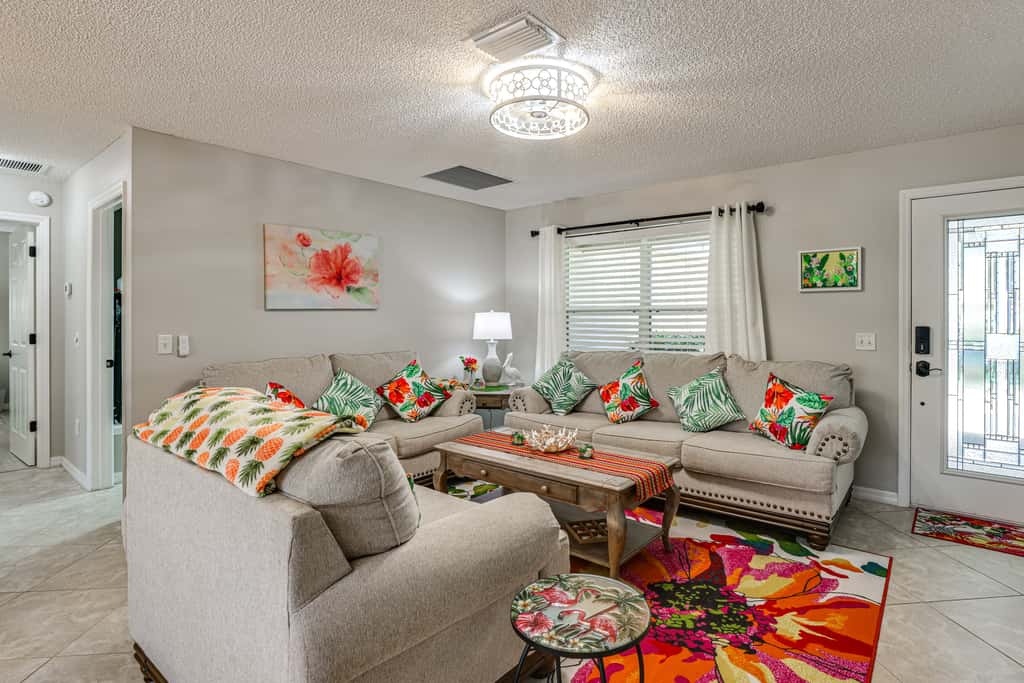 Golf, Dine & Relax Poolside! The Villages Retreat