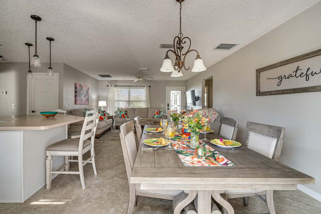 Golf, Dine & Relax Poolside! The Villages Retreat