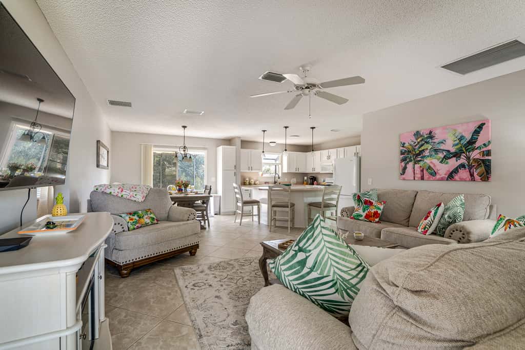 Golf, Dine & Relax Poolside! The Villages Retreat
