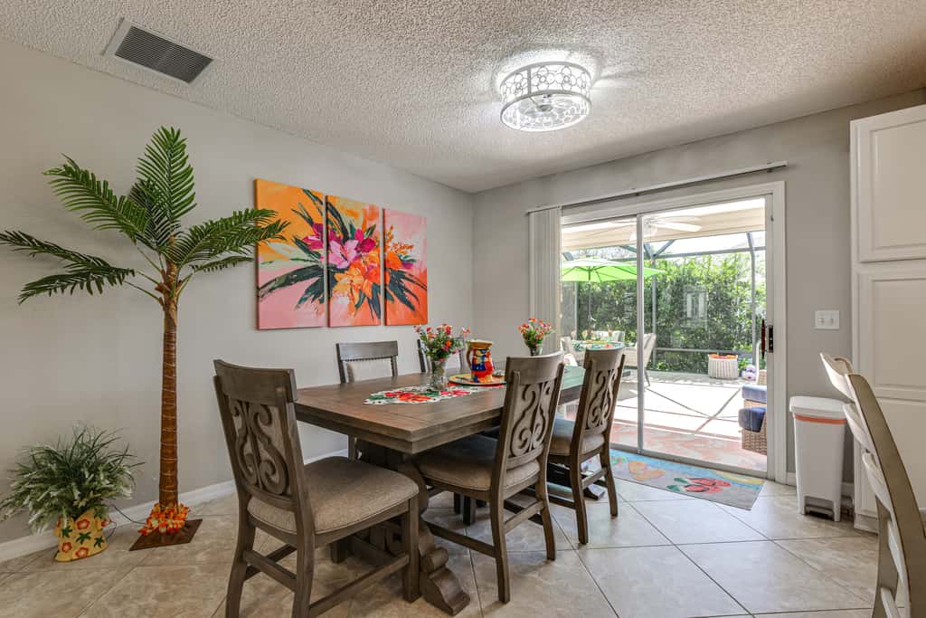 Golf, Dine & Relax Poolside! The Villages Retreat