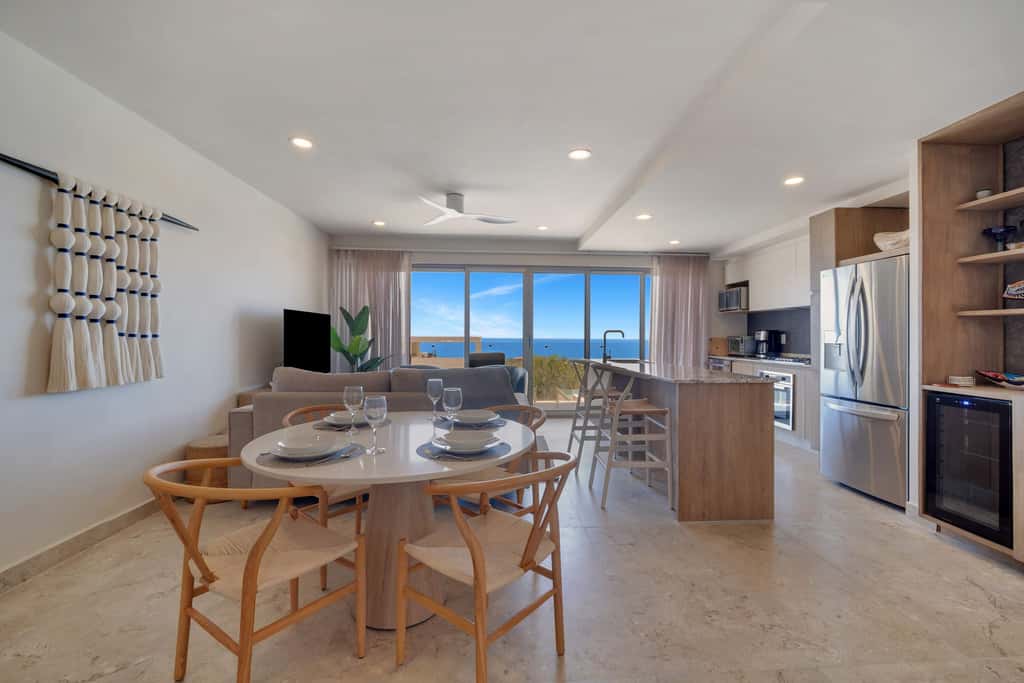 Marvelous brand new 2 BR Condo - Pool /Ocean Views