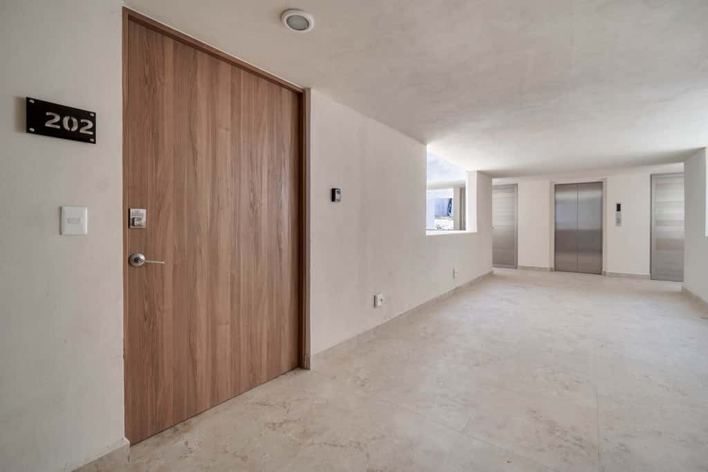 Marvelous brand new 2 BR Condo - Pool /Ocean Views