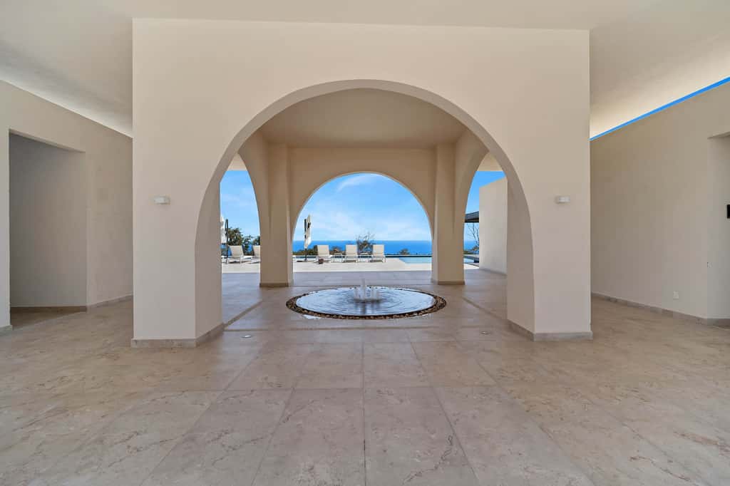 Marvelous brand new 2 BR Condo - Pool /Ocean Views