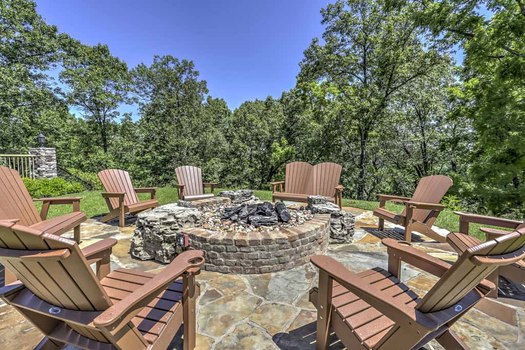 Families Welcome! Branson Resort-Style Getaway