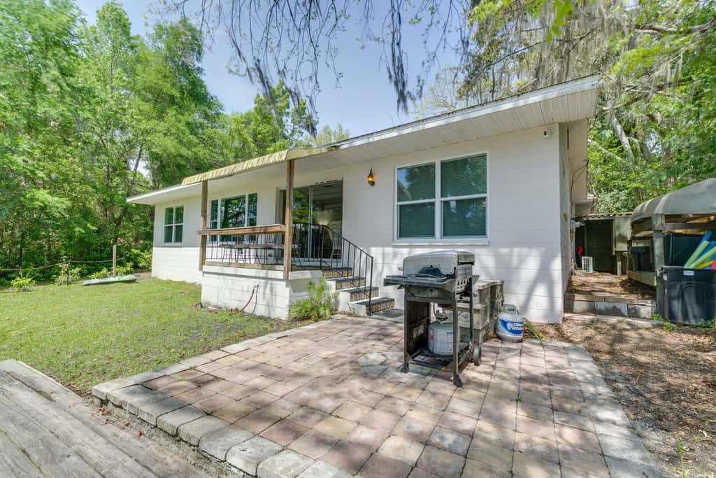 Dock & Kayaks: Riverfront Dunnellon Home!