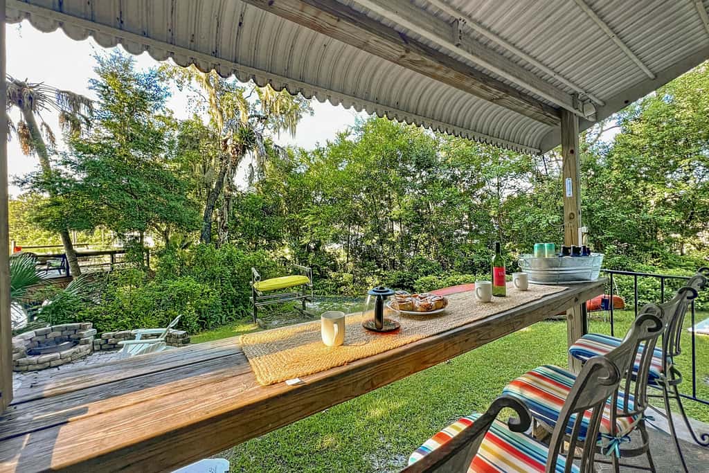 Dock & Kayaks: Riverfront Dunnellon Home!