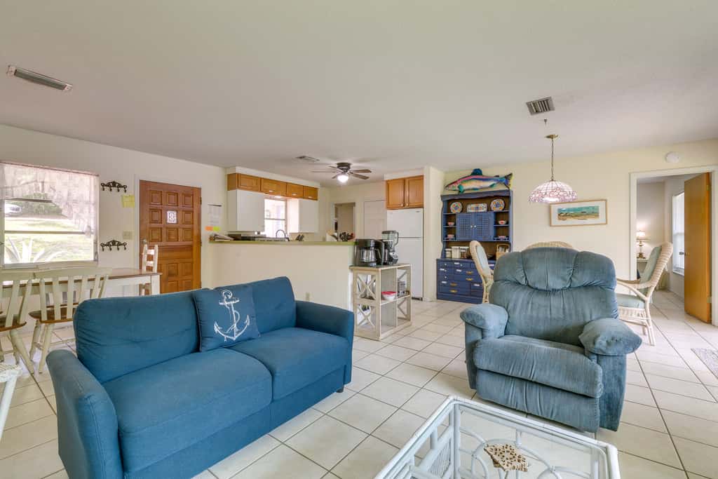 Dock & Kayaks: Riverfront Dunnellon Home!