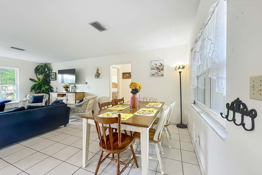 Dock & Kayaks: Riverfront Dunnellon Home!