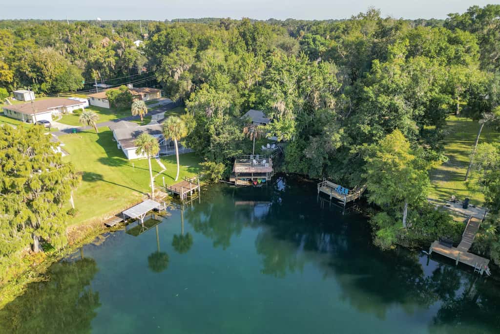 Dock & Kayaks: Riverfront Dunnellon Home!