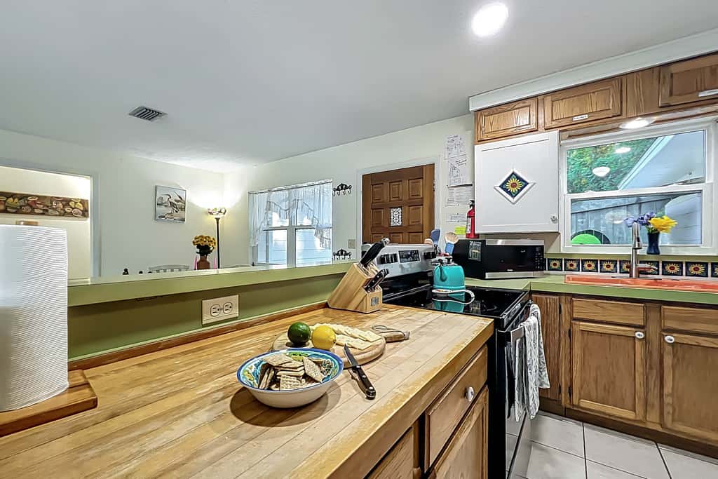 Dock & Kayaks: Riverfront Dunnellon Home!
