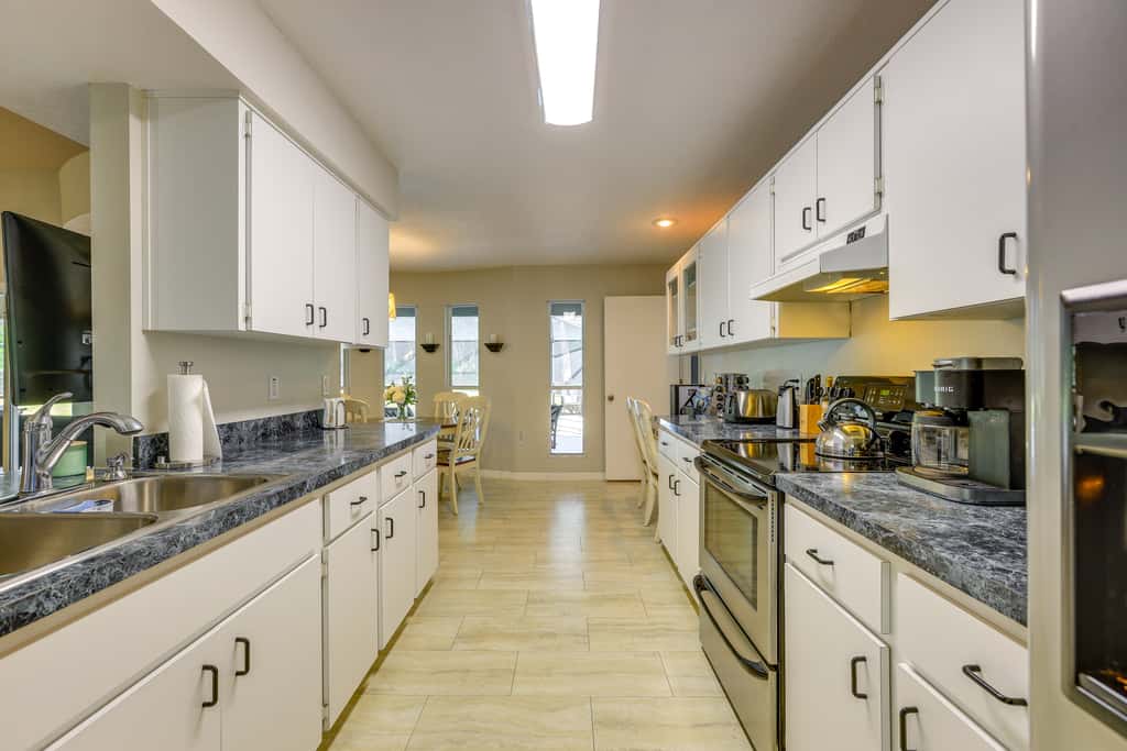 3 Mi to Dunnellon Historic District: Home w/ Lanai