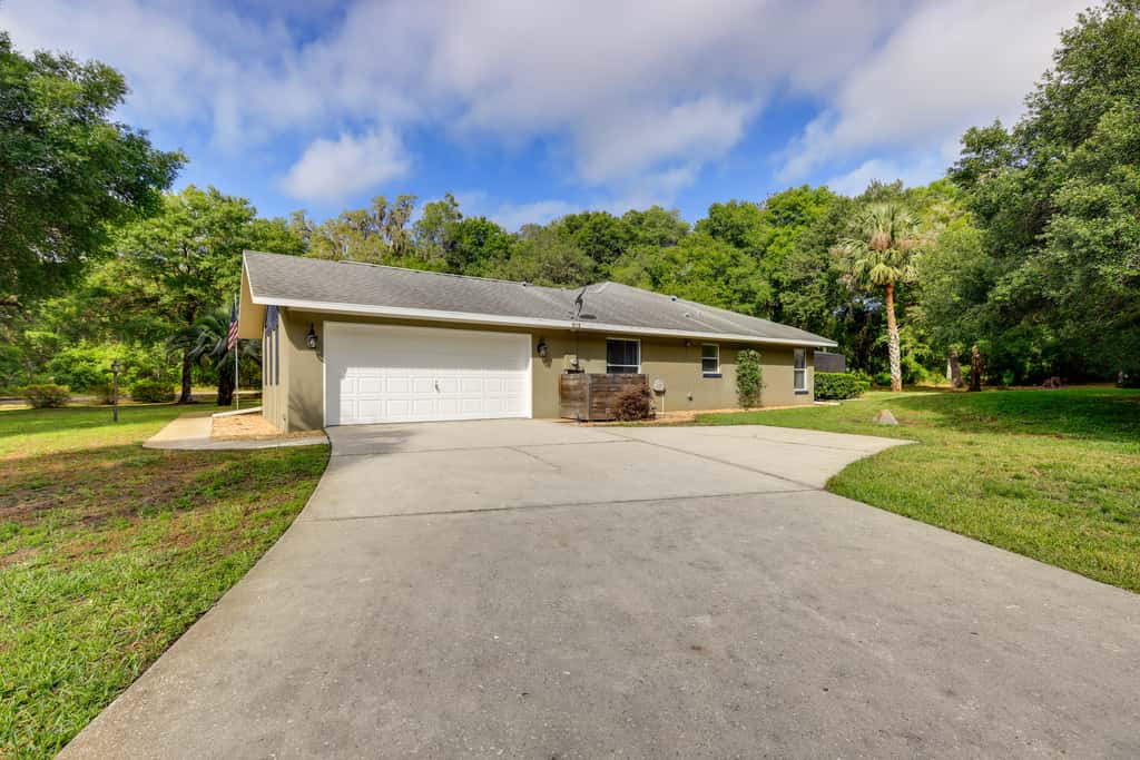 3 Mi to Dunnellon Historic District: Home w/ Lanai