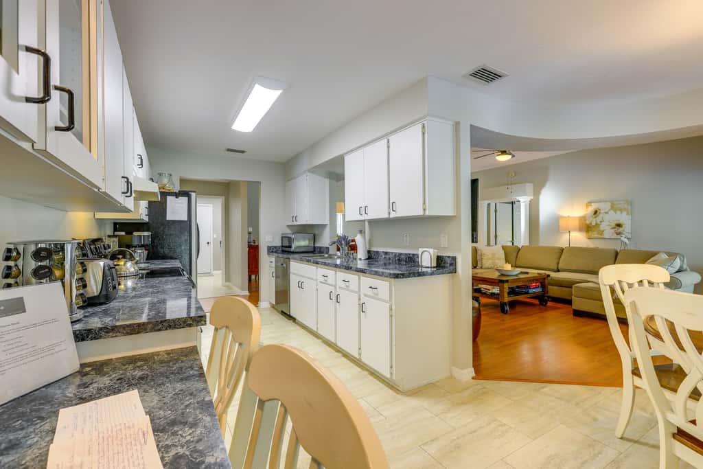 3 Mi to Dunnellon Historic District: Home w/ Lanai