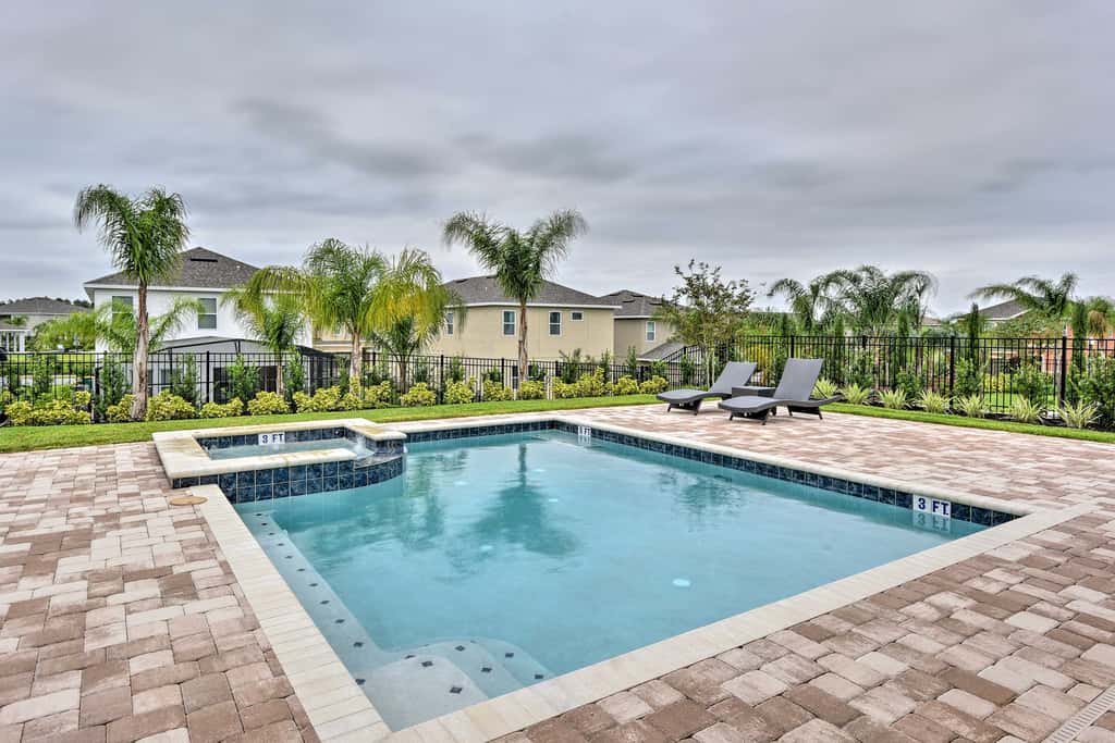 5 Mi to Disney: Oasis w/ Pool & Patio