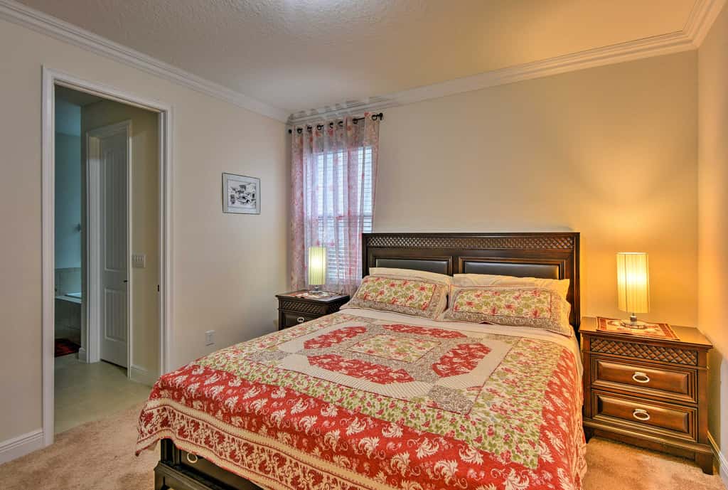 5 Mi to Disney: Oasis w/ Pool & Patio