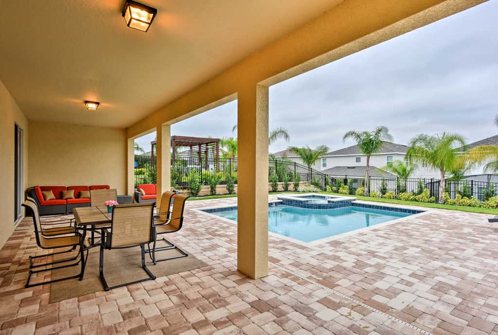 5 Mi to Disney: Oasis w/ Pool & Patio