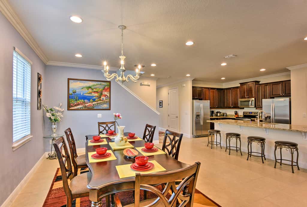 5 Mi to Disney: Oasis w/ Pool & Patio