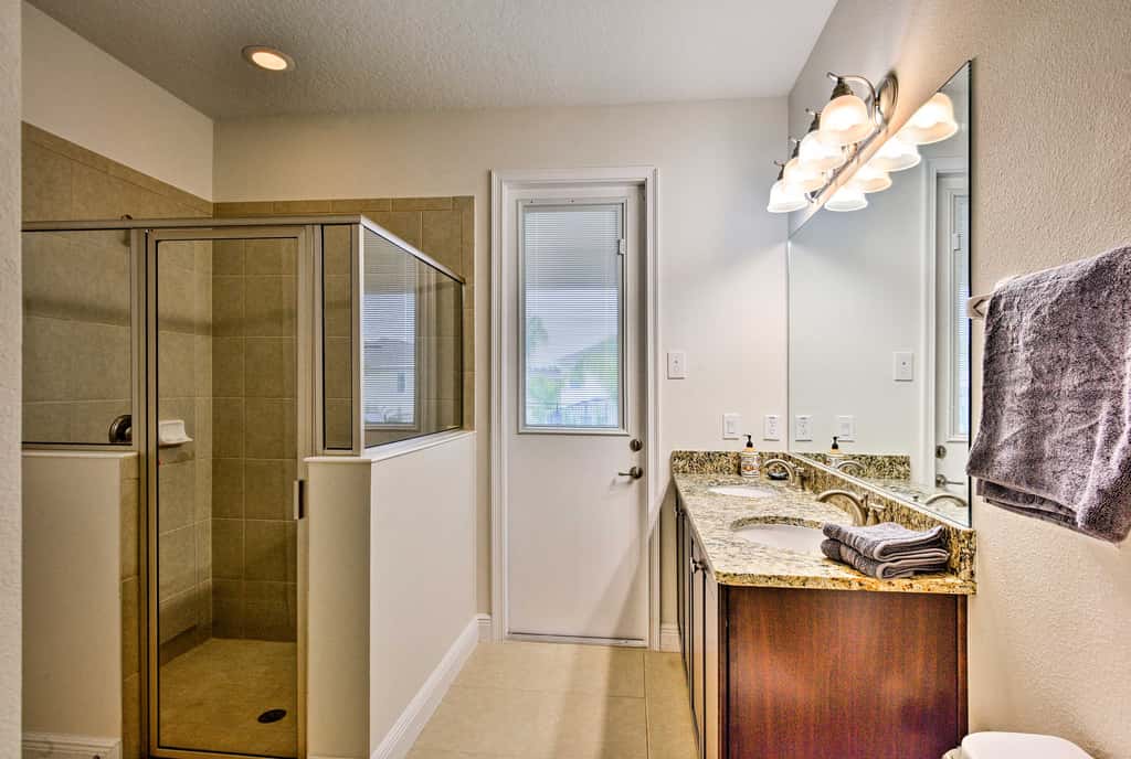 5 Mi to Disney: Oasis w/ Pool & Patio