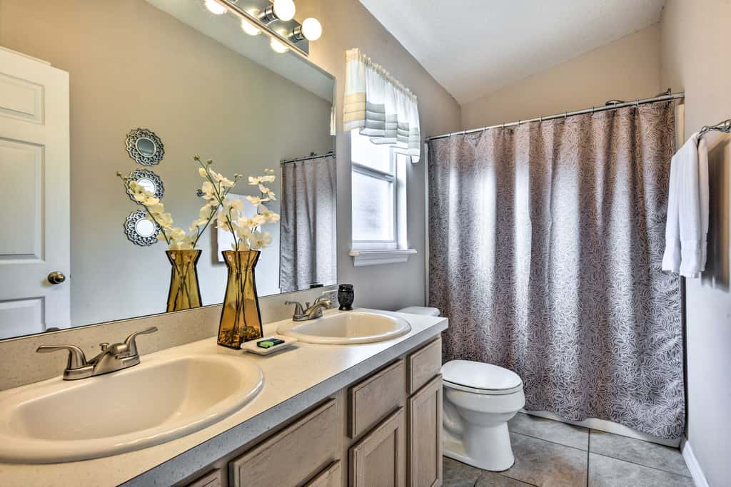 Clermont Home w/ Pool & Game Room: 10 Mi to Parks!