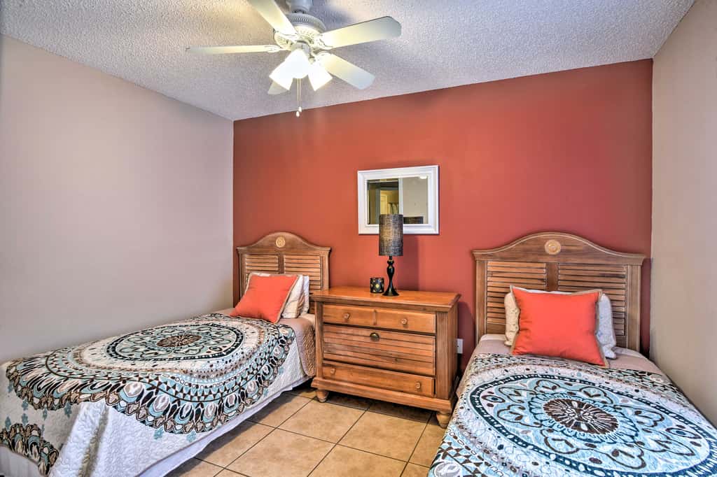 Clermont Home w/ Pool & Game Room: 10 Mi to Parks!