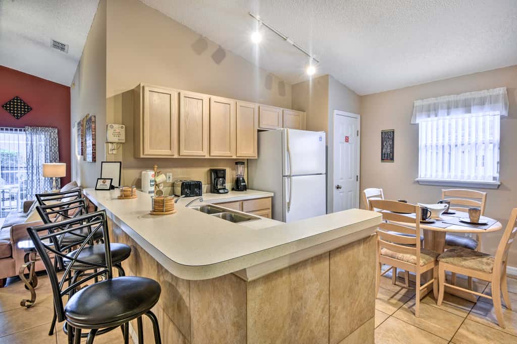 Clermont Home w/ Pool & Game Room: 10 Mi to Parks!