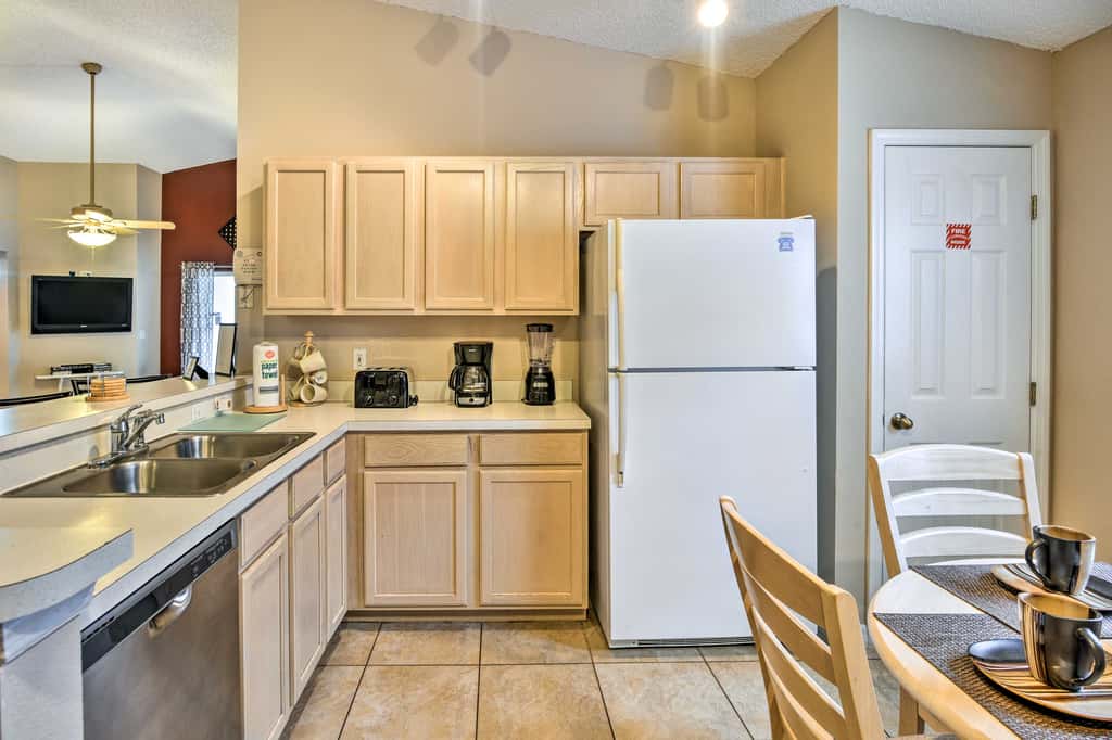 Clermont Home w/ Pool & Game Room: 10 Mi to Parks!
