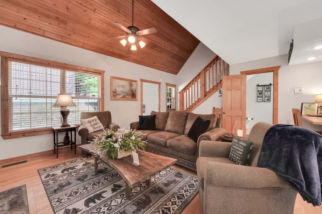 6 Mi to Branson Strip! Lakefront Home w/ Fireplace