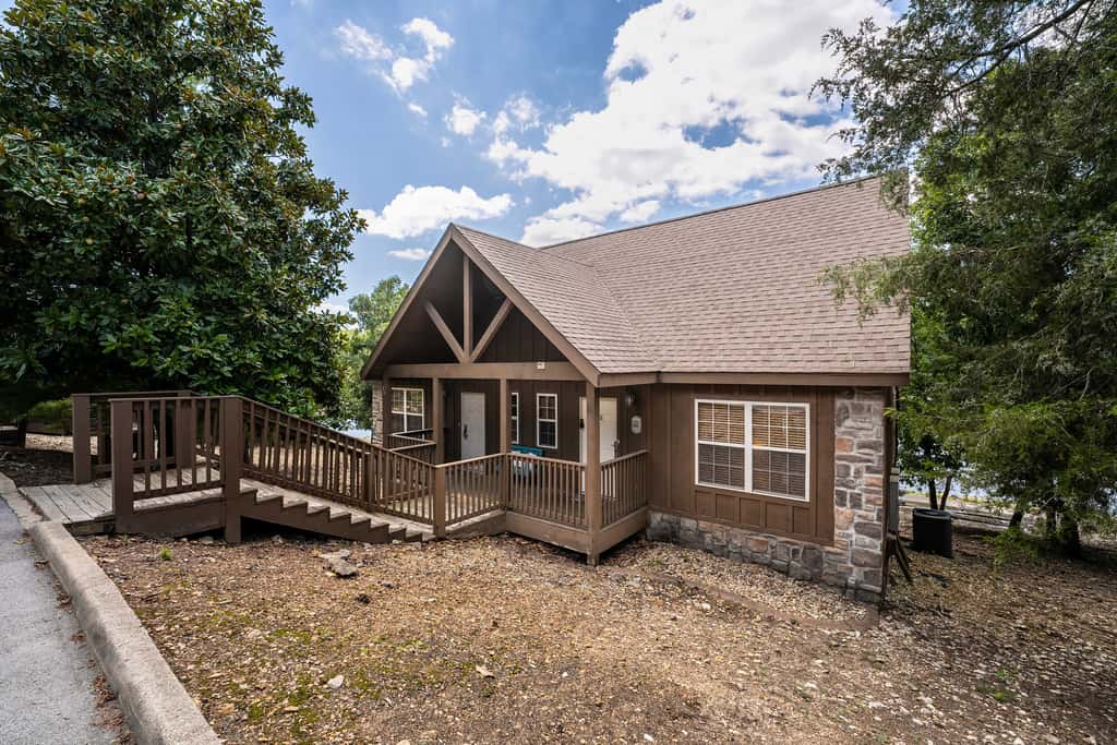 6 Mi to Branson Strip! Lakefront Home w/ Fireplace