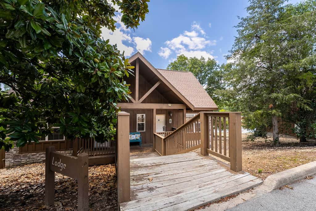 6 Mi to Branson Strip! Lakefront Home w/ Fireplace