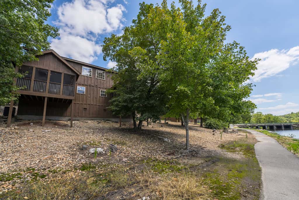 6 Mi to Branson Strip! Lakefront Home w/ Fireplace