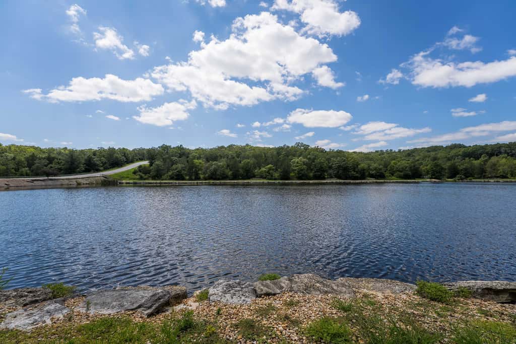 6 Mi to Branson Strip! Lakefront Home w/ Fireplace