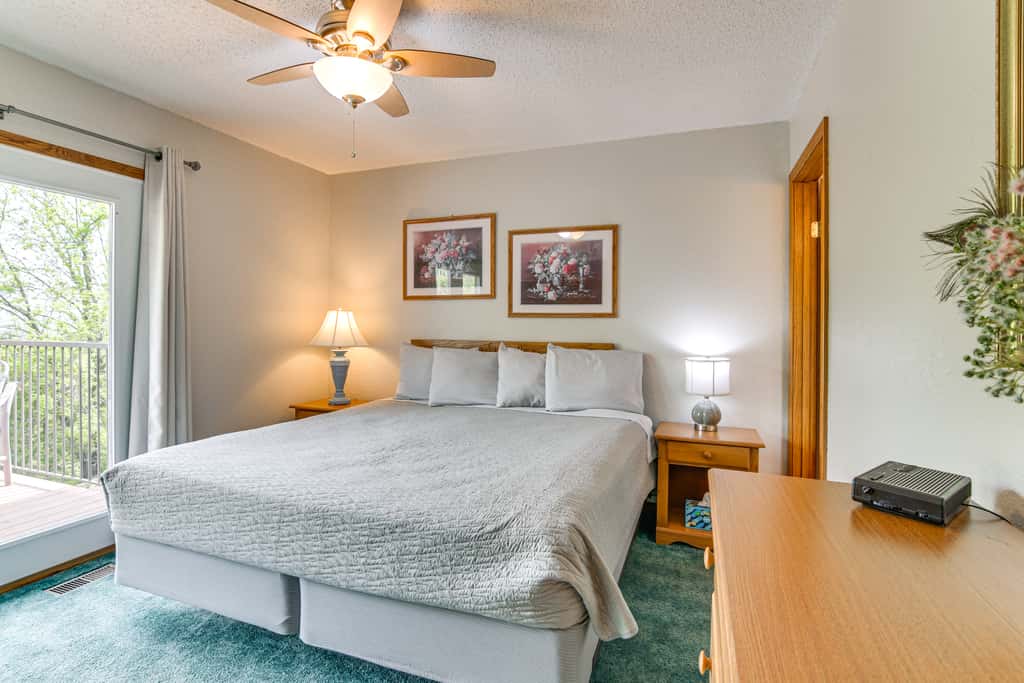 Cozy Branson Townhome 1 Mi to Silver Dollar City!