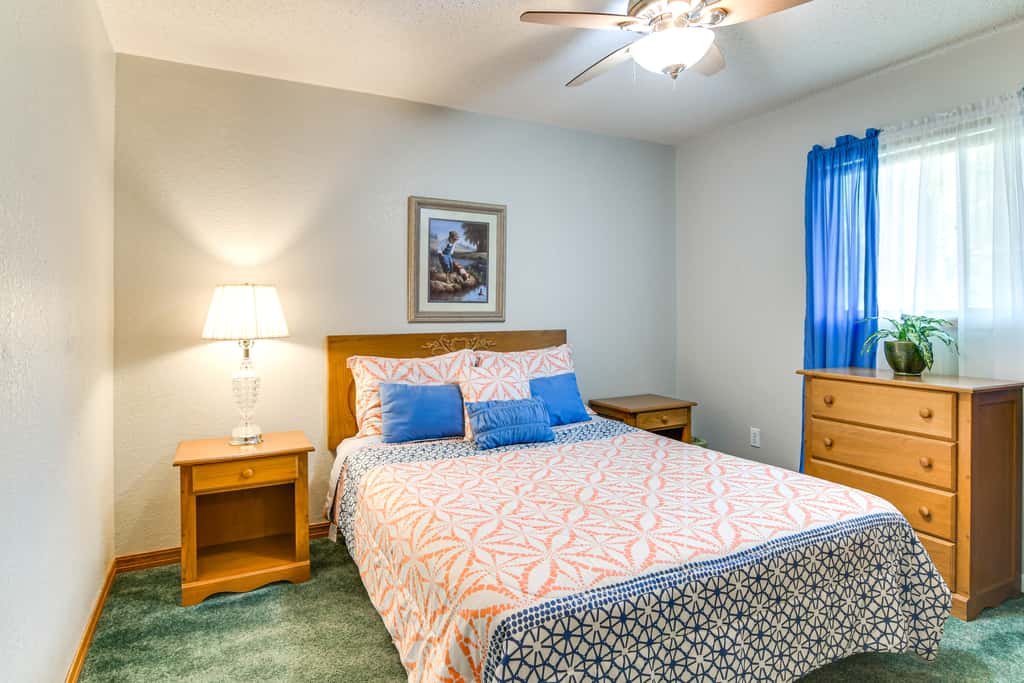 Cozy Branson Townhome 1 Mi to Silver Dollar City!