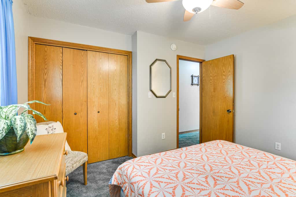 Cozy Branson Townhome 1 Mi to Silver Dollar City!