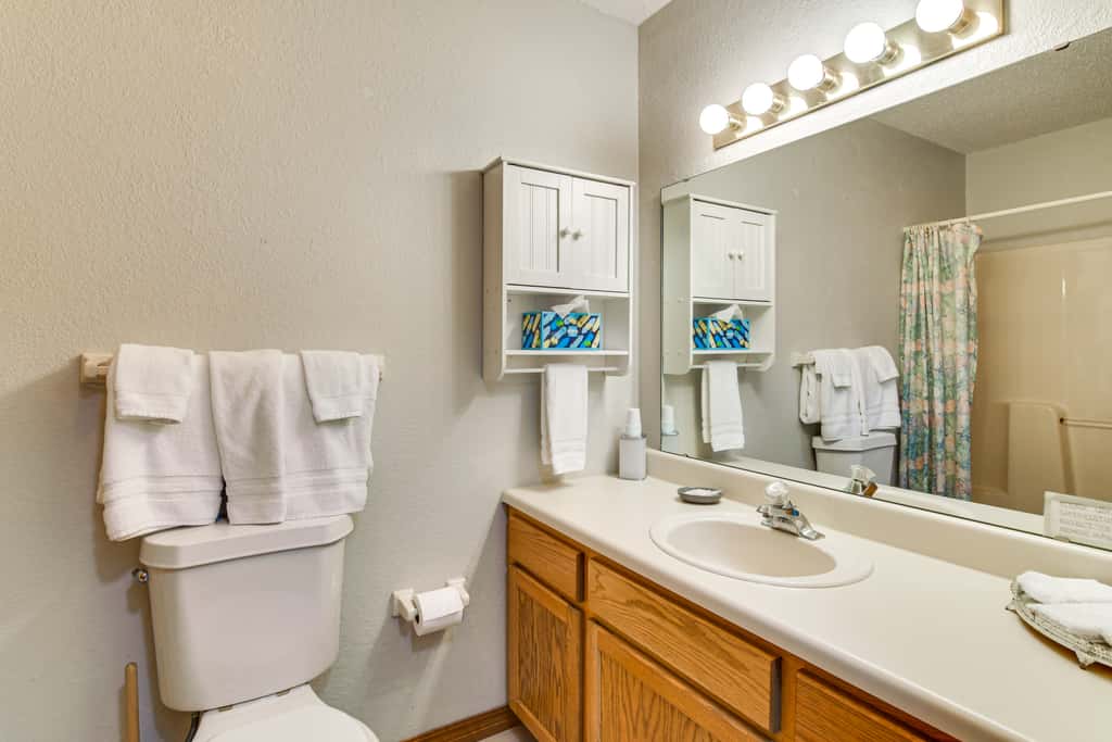 Cozy Branson Townhome 1 Mi to Silver Dollar City!