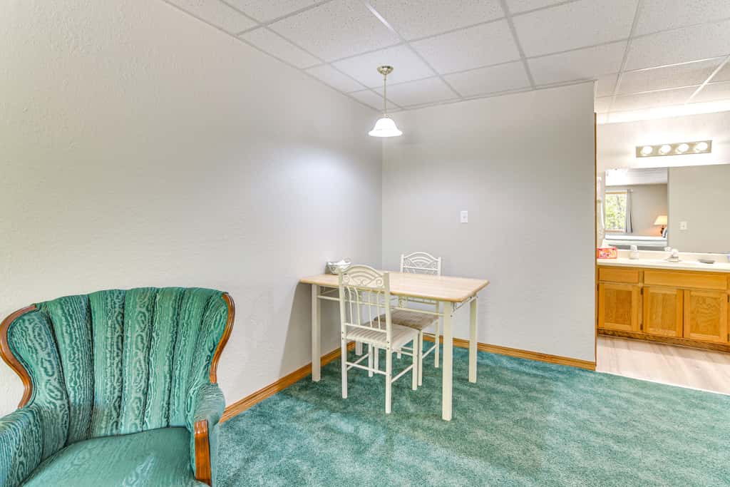 Cozy Branson Townhome 1 Mi to Silver Dollar City!