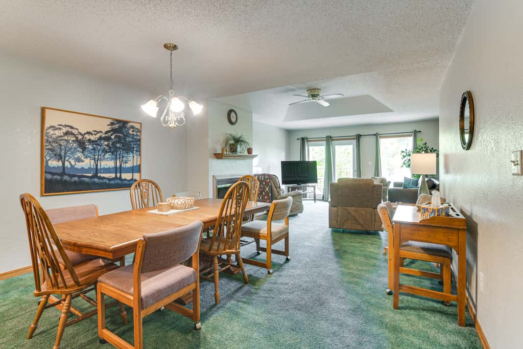 Cozy Branson Townhome 1 Mi to Silver Dollar City!