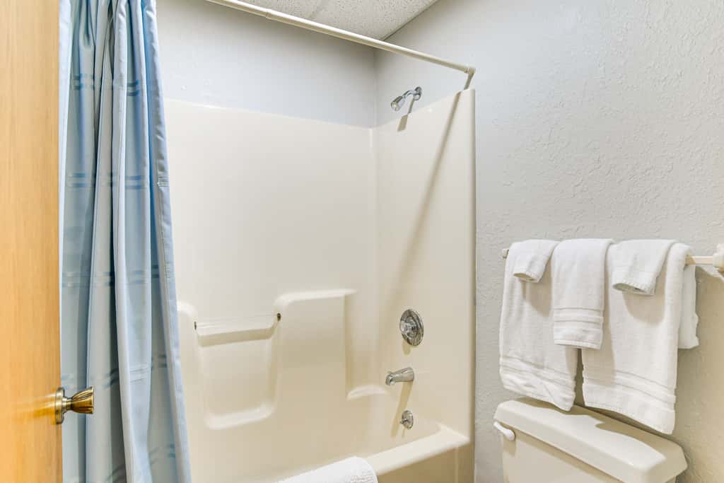 Cozy Branson Townhome 1 Mi to Silver Dollar City!
