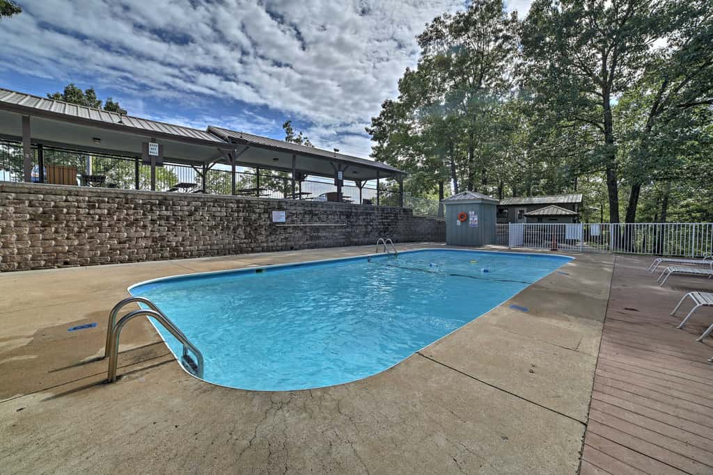 Branson Condo w/ Views: 2 Mi to Silver Dollar City