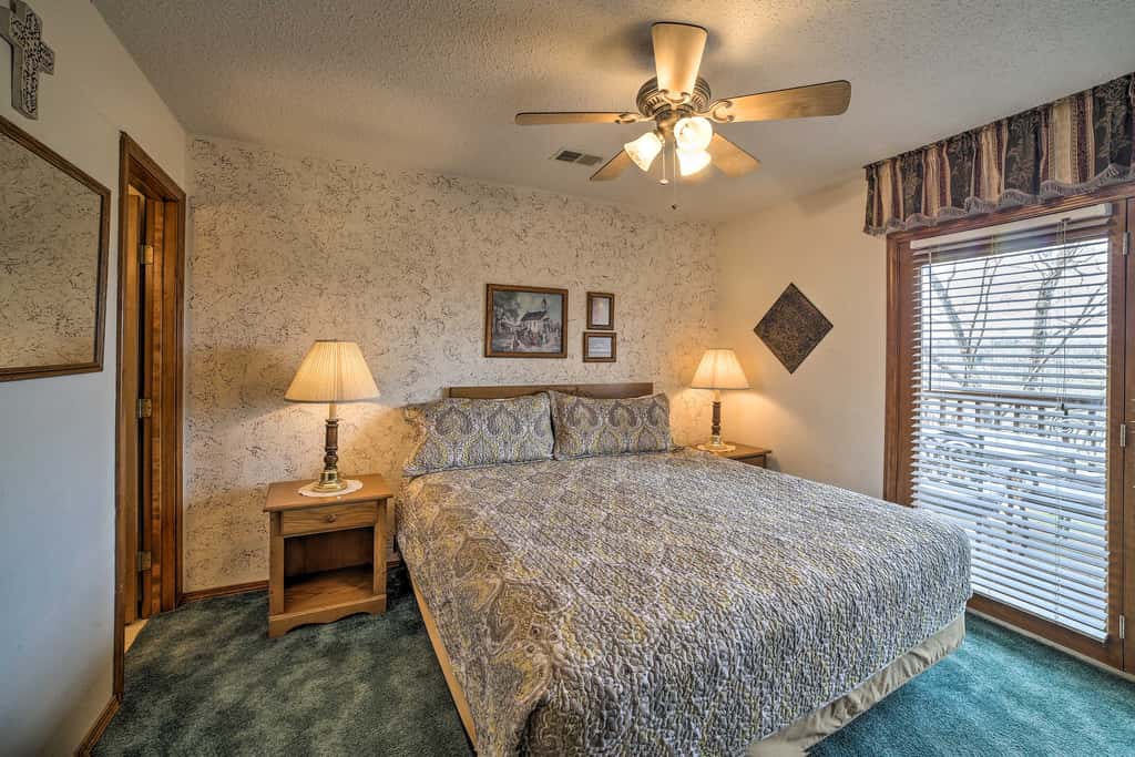 Branson Condo w/ Views: 2 Mi to Silver Dollar City