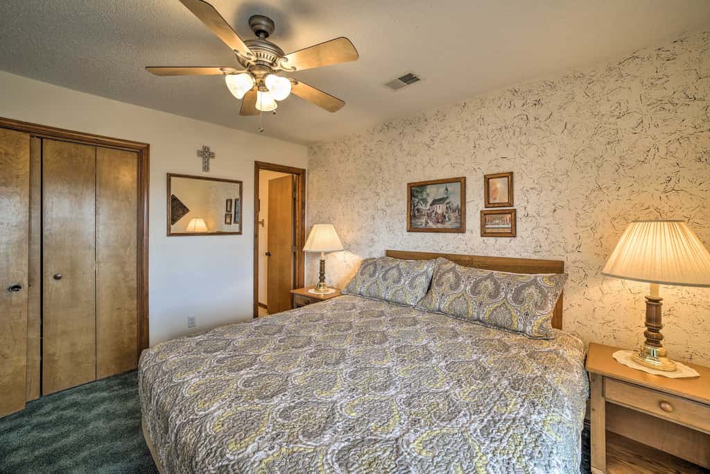 Branson Condo w/ Views: 2 Mi to Silver Dollar City