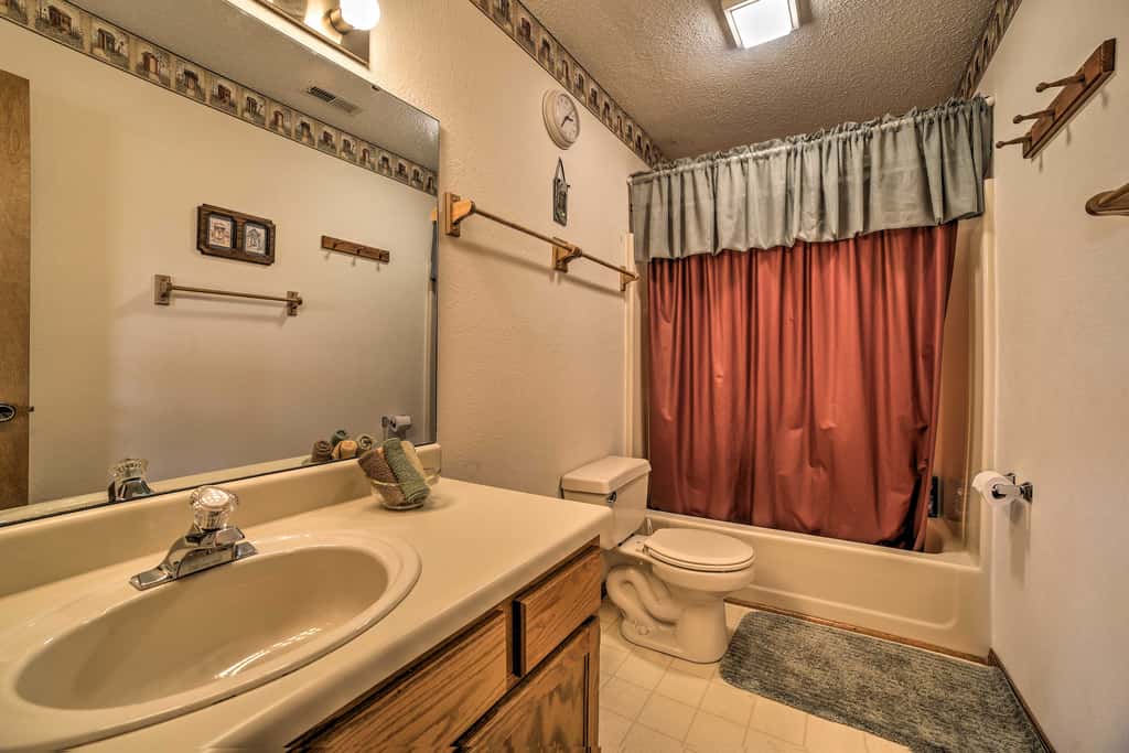 Branson Condo w/ Views: 2 Mi to Silver Dollar City
